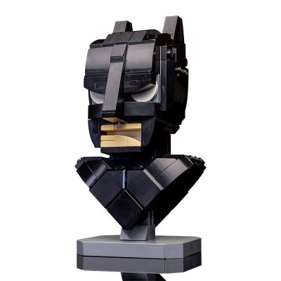 MOC 22597 Dark Knight Bust Collection with 585 Pieces