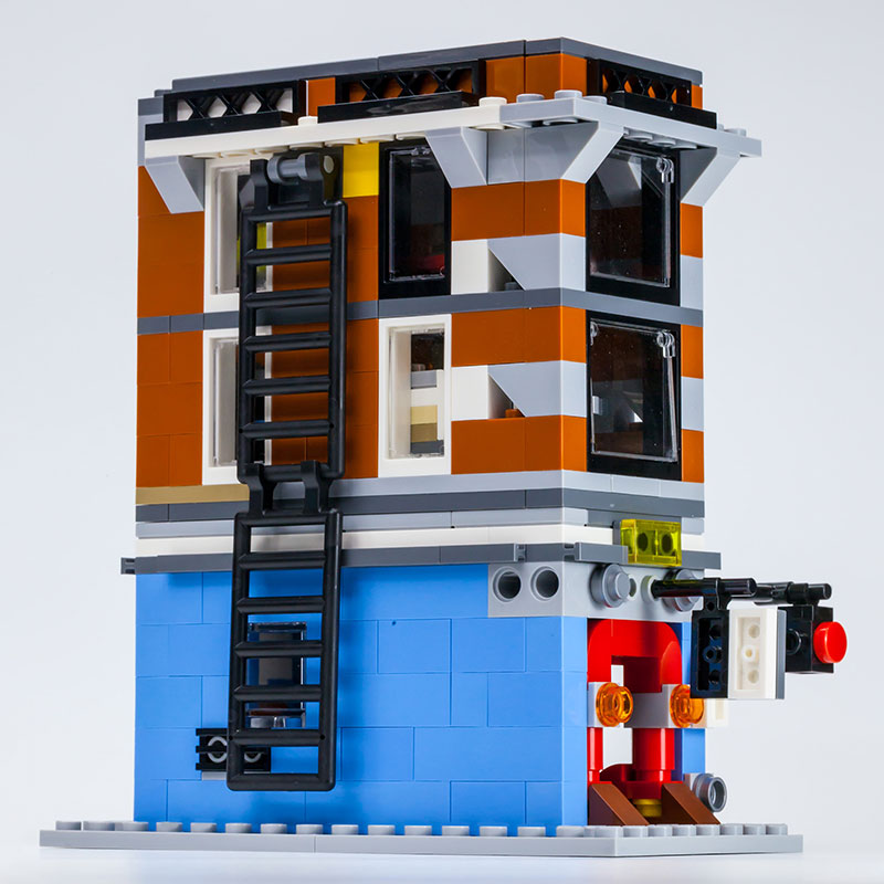 Mini Ghostbusters Firehouse GBHQ MOC 4543 Building Designed By Timeremembered With 381 Pieces - MOC Brick Land