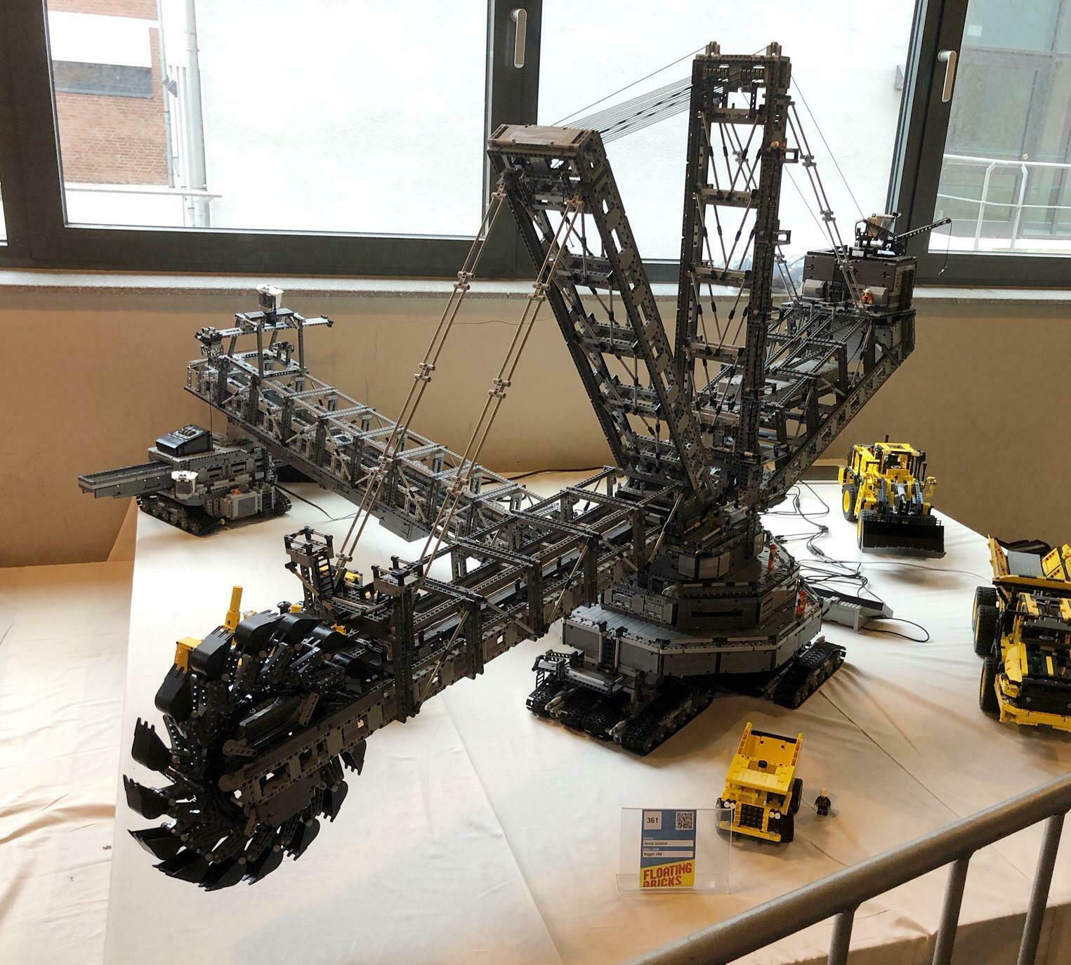 Giant bucket wheel Technic MOC 42055 by MOCBrickLand with 17499 pieces - MOC Brick Land