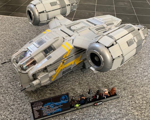 UCS Razor Crest by Papaglop STAR WARS MOC-37840 by Papaglop with 4064 Pieces photo review