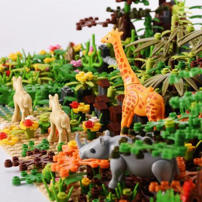 Tropical Rainforest Scene Brick CREATOR MOC-89820 with 983 pieces