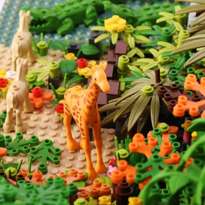 Tropical Rainforest Scene Brick CREATOR MOC-89820 with 983 pieces