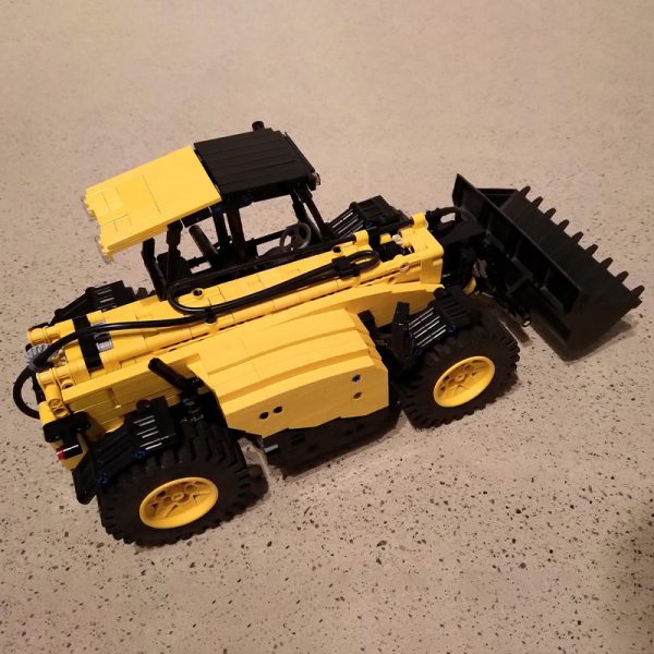 Telehandler Technic MOC-34753 by FT-creations with 1401 pieces