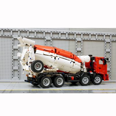 Concrete Mixer Truck Technic MOC-46913 by desert752 with 2492 Pieces