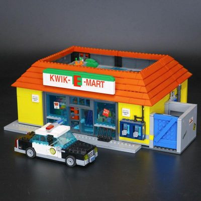 The Simpsons KWIK-E-MART Action MOVIE KING 20009 with 2232 pieces