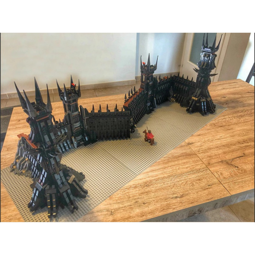 The Black Gate of Mordor MOC-28802 Modular Building With 6339 Pieces