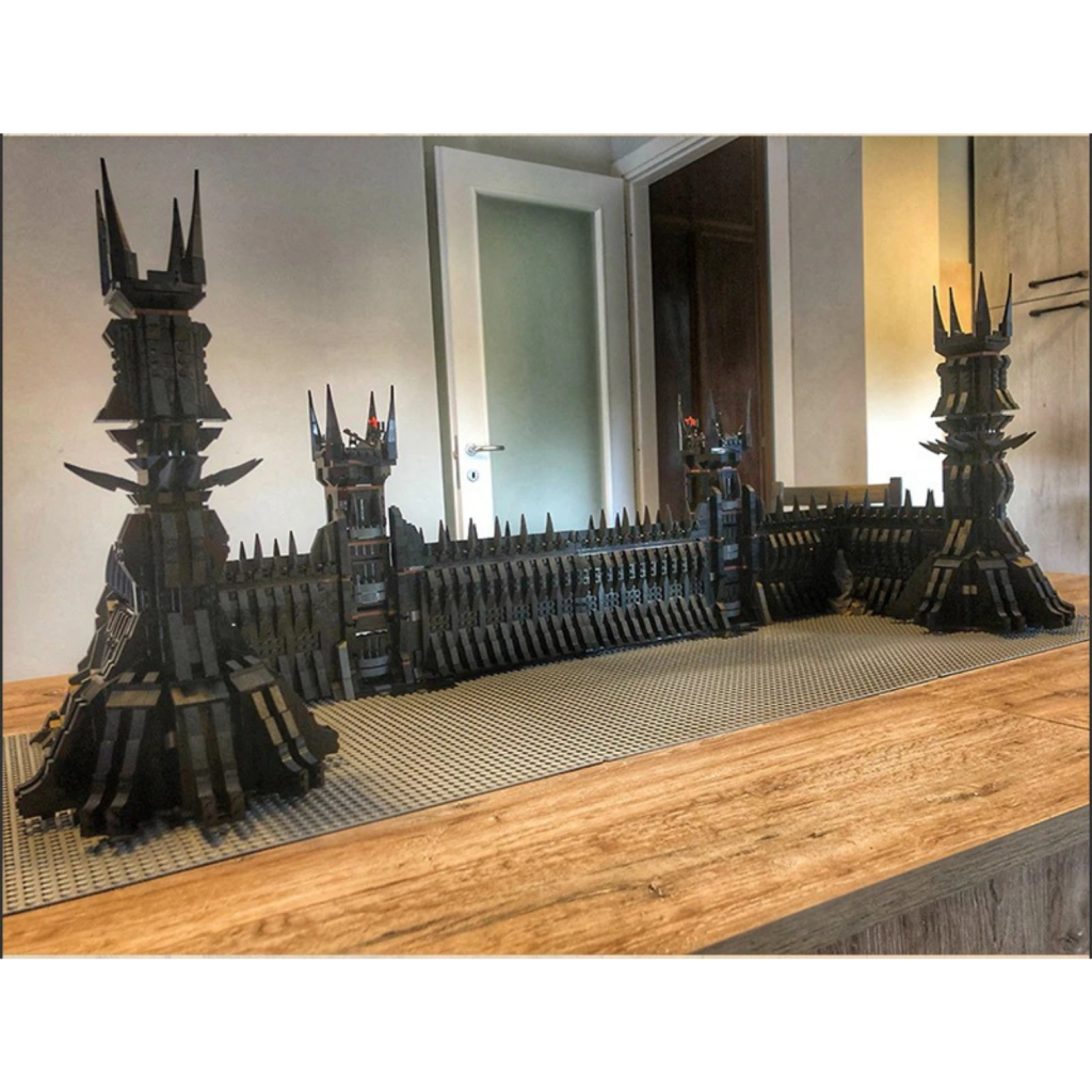 The Black Gate of Mordor MOC-28802 Modular Building With 6339 Pieces